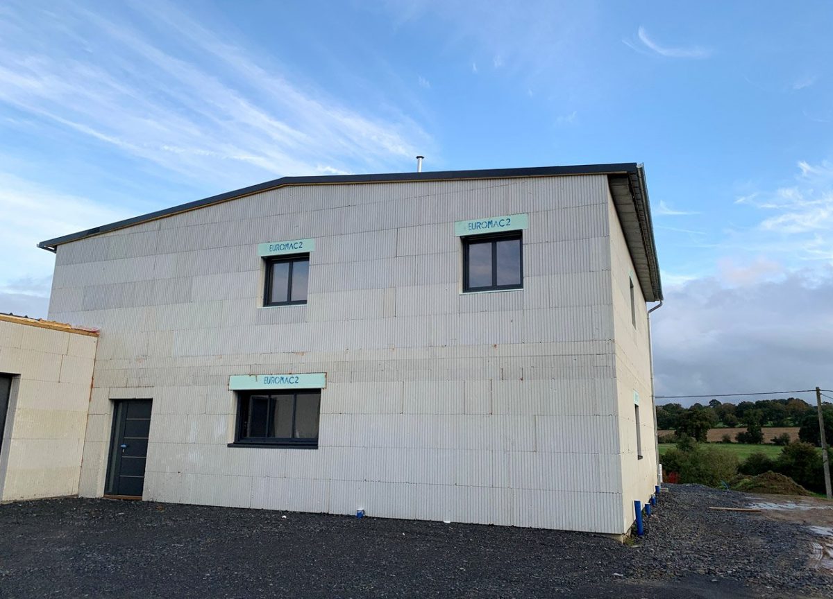 Façade de maison en bloc isolant euromac2